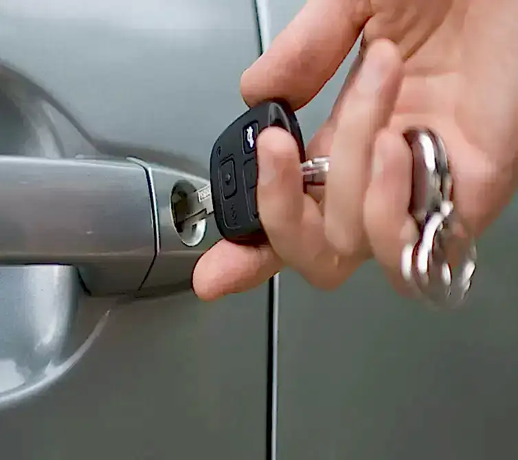 broken-key-extractions-1-YH Lock & Security